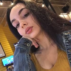 Meet your Posher, Michaela